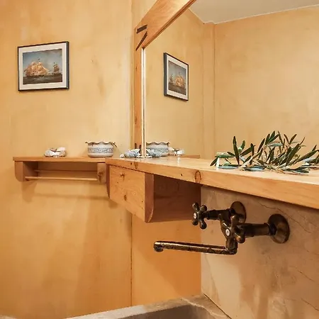 Grande Grotta House