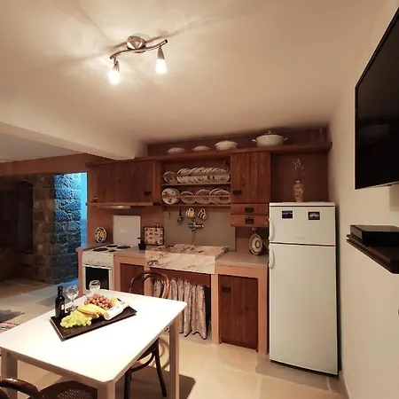 Grande Grotta House